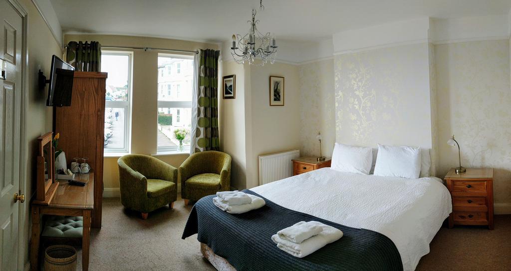 Holmleigh House Bed And Breakfast Сийтън Екстериор снимка