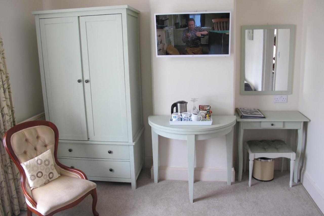 Holmleigh House Bed And Breakfast Сийтън Екстериор снимка